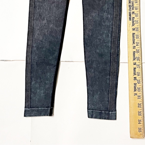 HALARA Flex™ ✨High Waisted Stretchy Knit Denim Casual Leggings - Picture 10 of 10